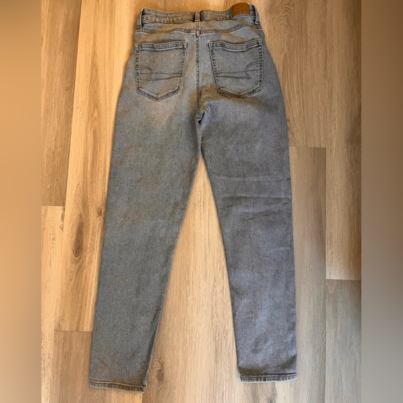 American Eagle Mom Jeans size 4L - Picture 3 of 3